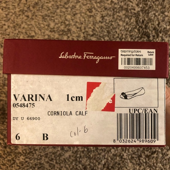 Like-new FERRAGAMO Varina Ballet Flats - Picture 13 of 14